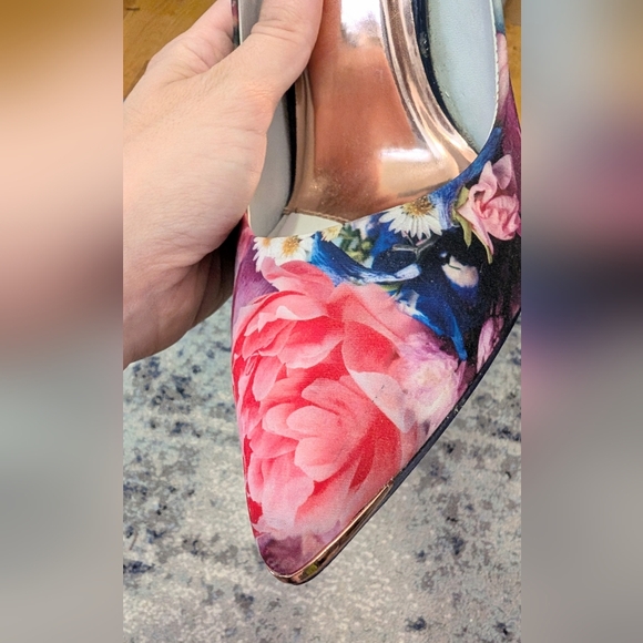 Ted Baker stilettos in pink and blue floral satin EU 40 / US 9 - Picture 9 of 9